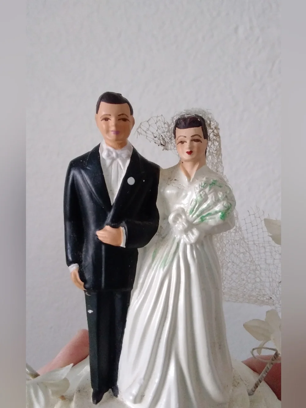 Vintage 1950 Cake Topper Wedding Bride Groom Chalkware Couple Decor